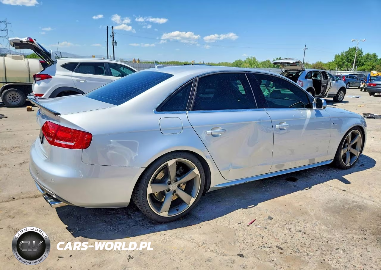 2010 Audi S4 Premium Plus VIN:WAUDGAFL5AA110006 - 3