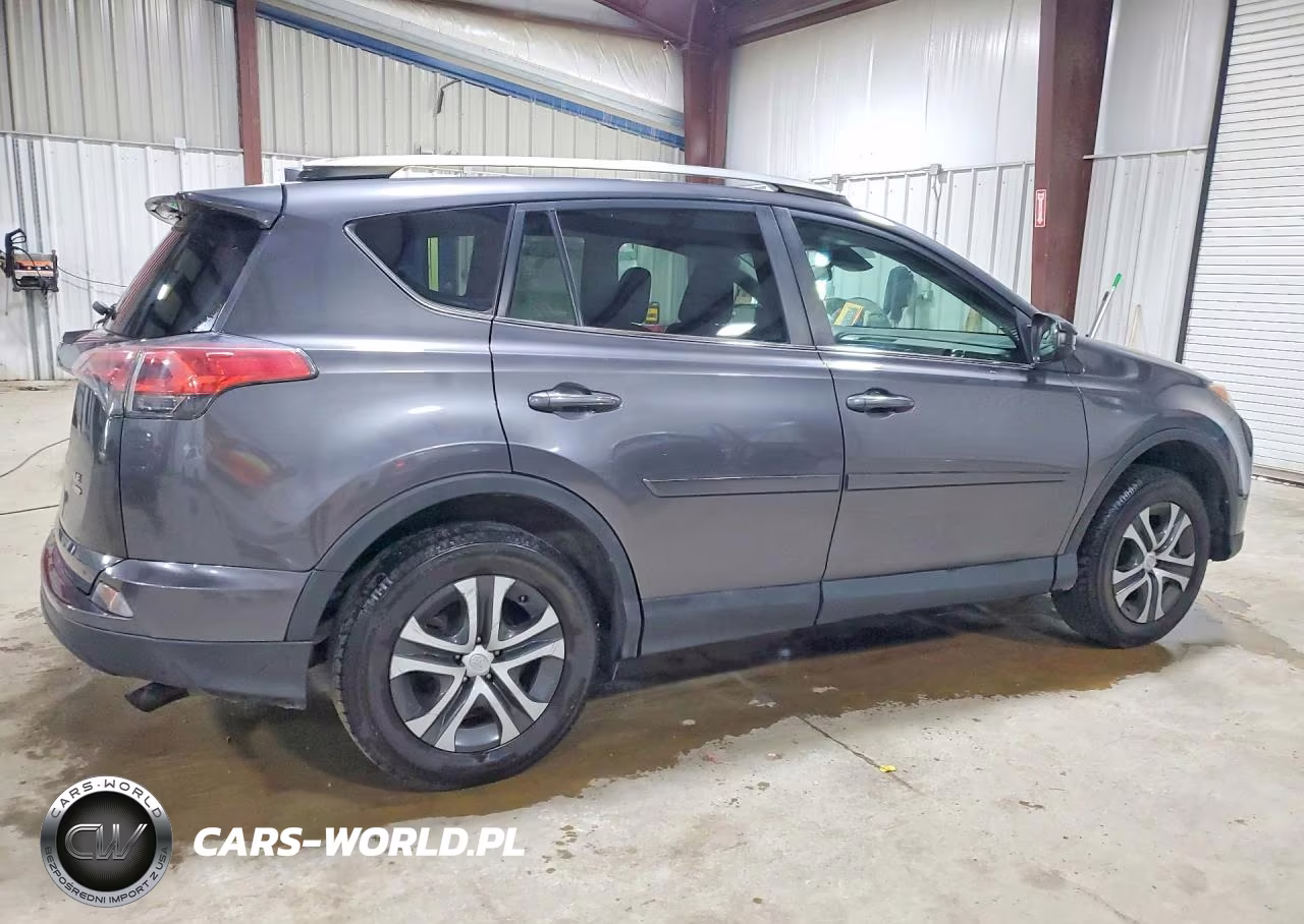 2017 Toyota Rav4 Le VIN:2T3BFREVXHW593857 - 3