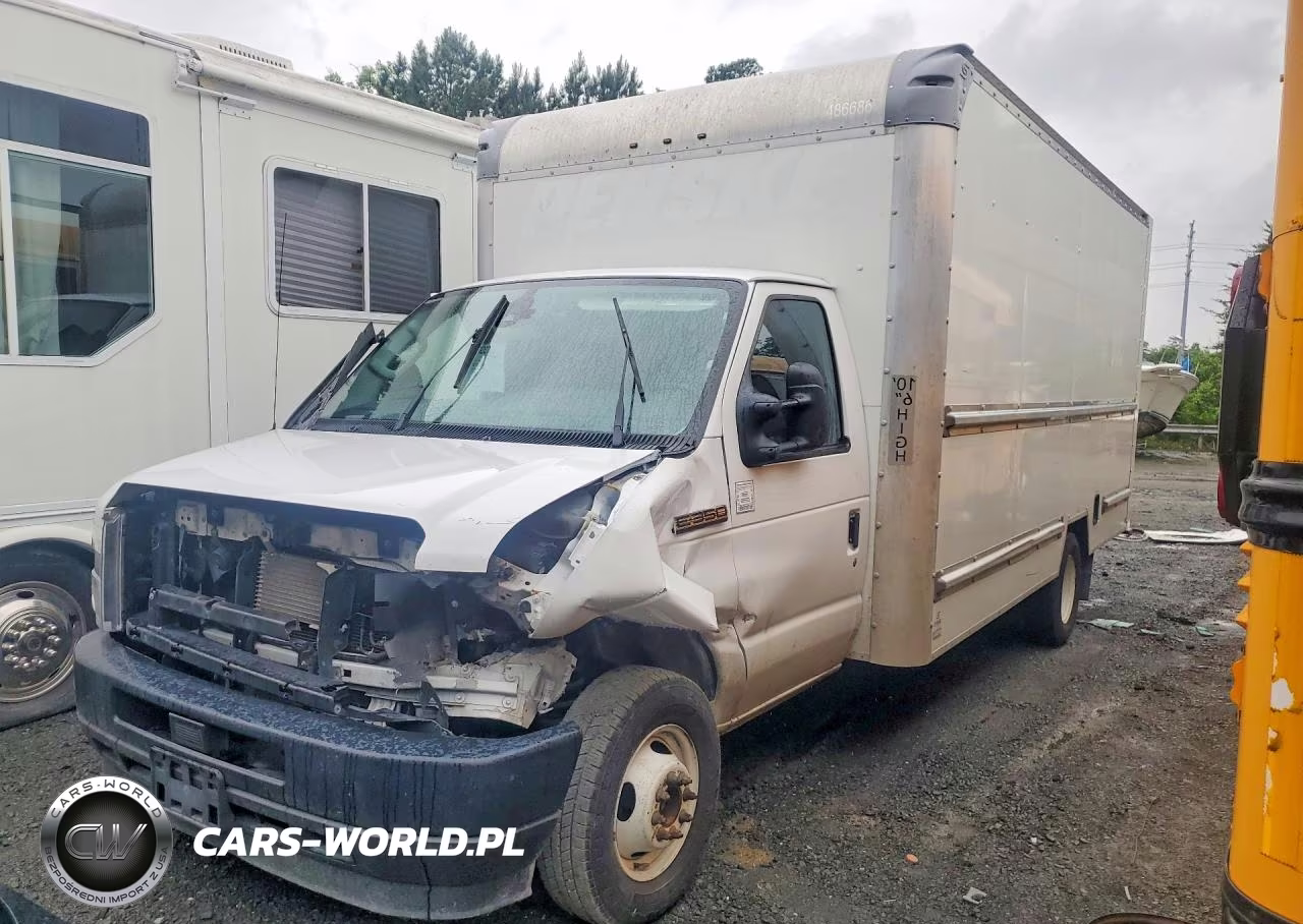 2022 Ford Econoline - Box Truck