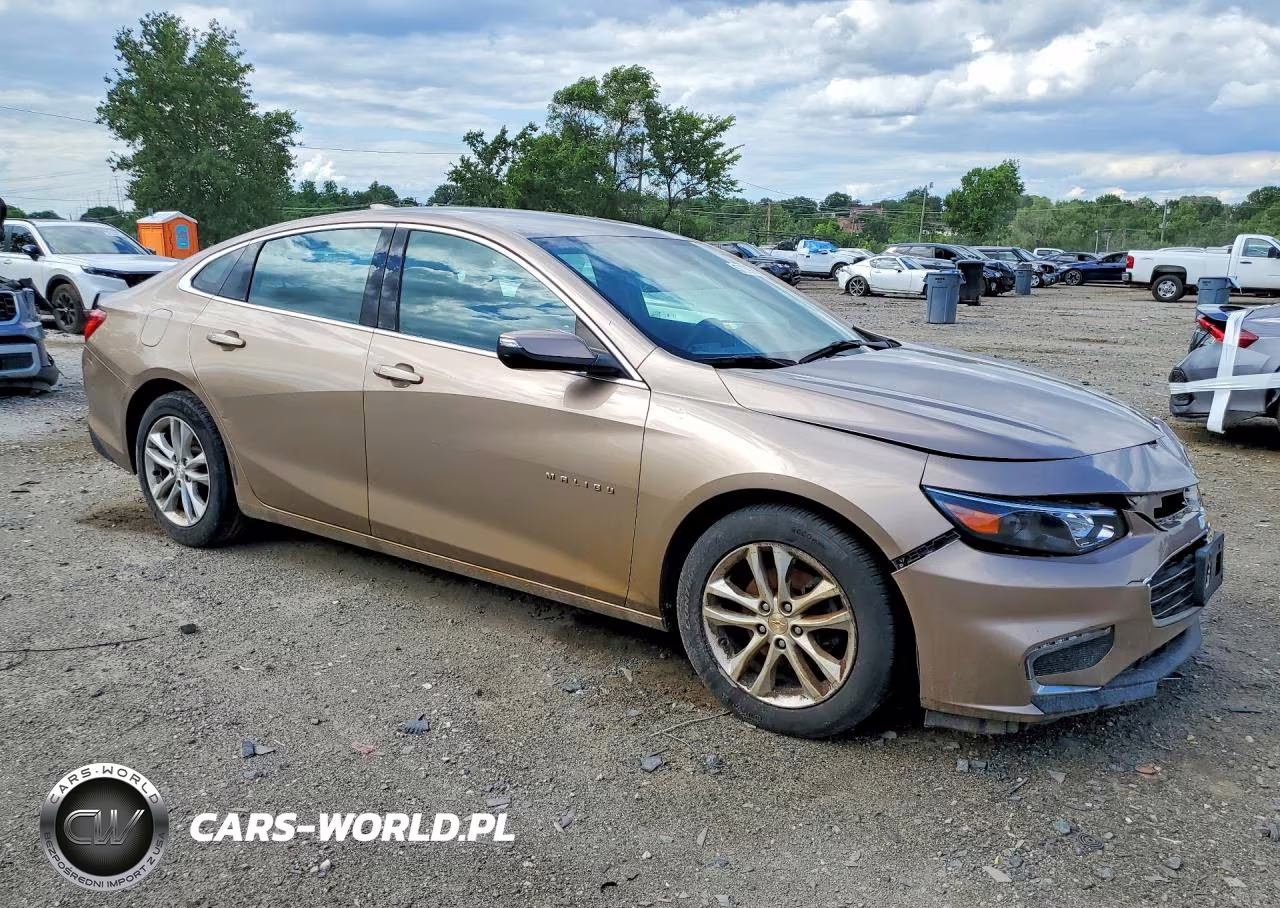 2018 Chevrolet Malibu 3Lt VIN:1G1ZD5ST3JF125971 - 4