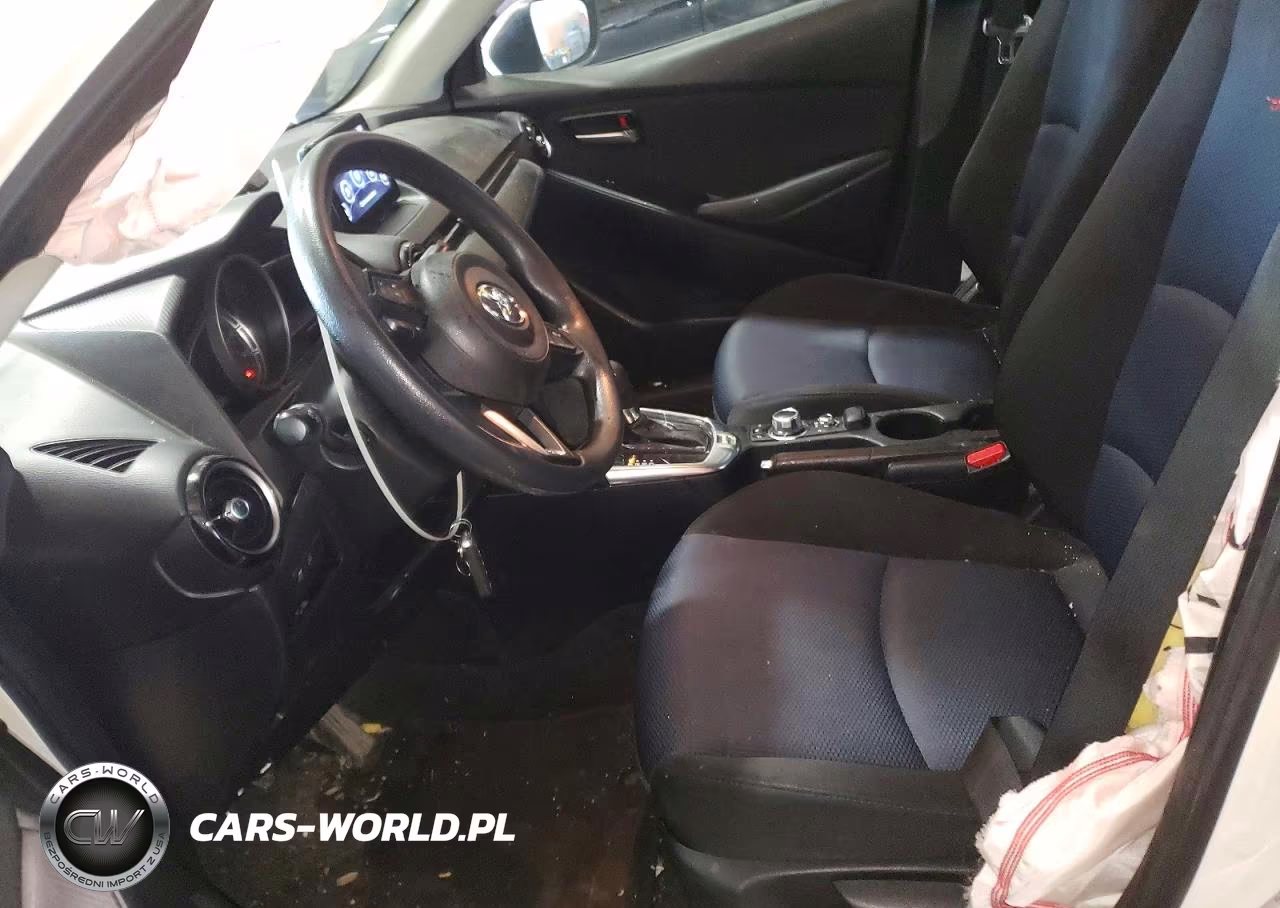 2019 Toyota Yaris Le VIN:3MYDLBYV3KY527254 - 7