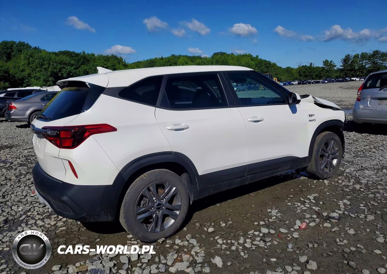 2023 Kia Seltos Lx VIN:KNDEPCAA6P7358957 - 3