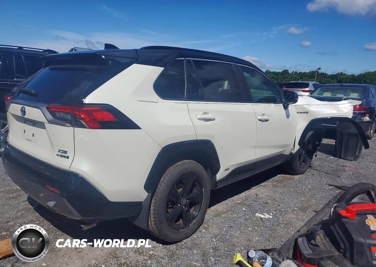 2020 Toyota Rav4 Xse VIN:JTMEWRFV3LD551144 - 3