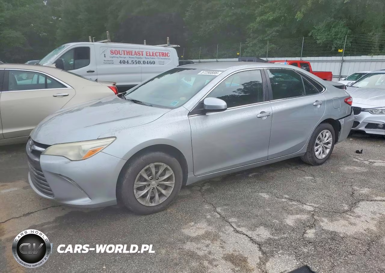 2015 Toyota Camry Le – zdjęcie 1 z 12