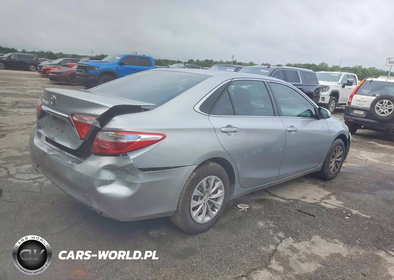 2015 Toyota Camry Le VIN:4T1BF1FK7FU020748 - 3