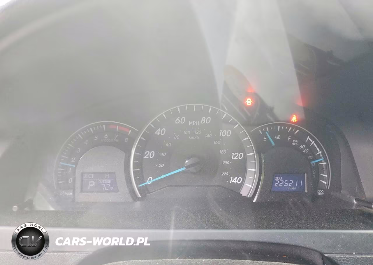 2015 Toyota Camry Le VIN:4T1BF1FK7FU020748 - 9