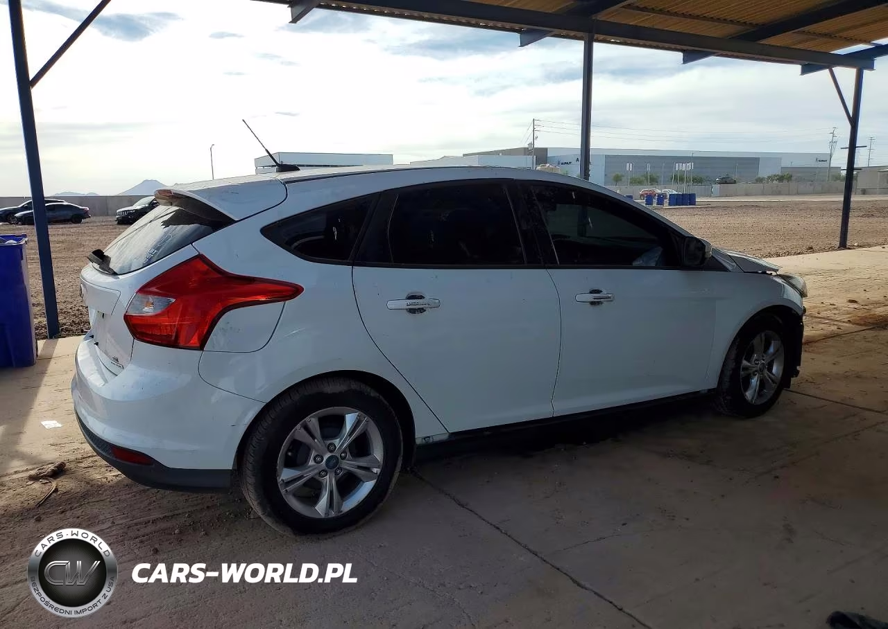 2013 Ford Focus Se VIN:1FADP3K2XDL170812 - 3