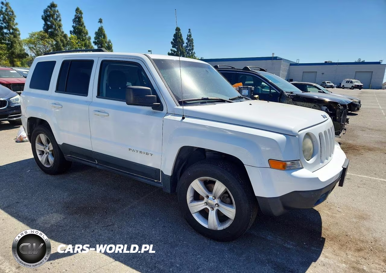 2012 Jeep Patriot Latitude VIN:1C4NJPFA0CD544040 - 4
