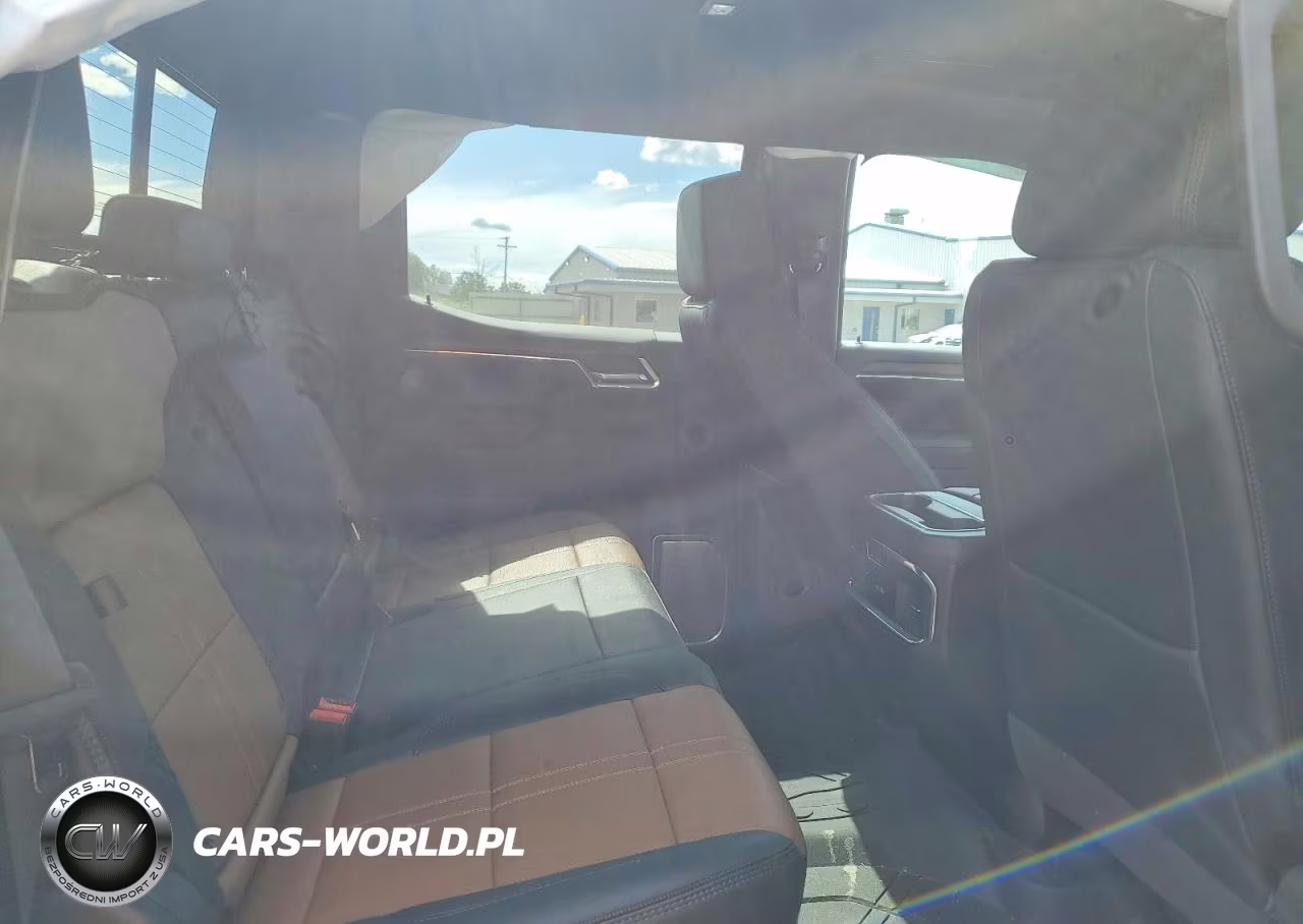 2024 Chevrolet Silverado K1500 High Country VIN:1GCUDJE89RZ333414 - 10
