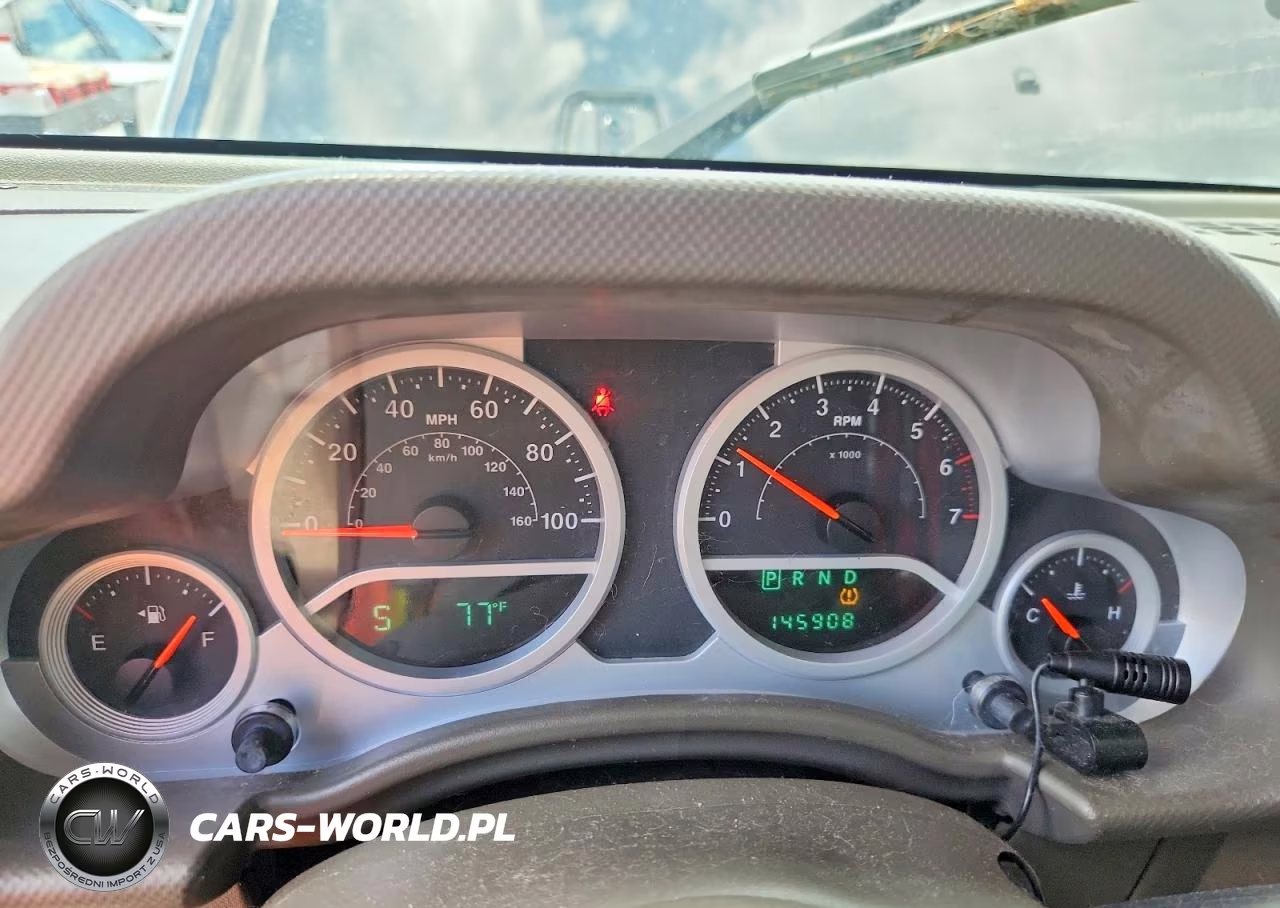 2010 Jeep Wrangler Unlimited Sahara VIN:1J4BA5H18AL205639 - 9