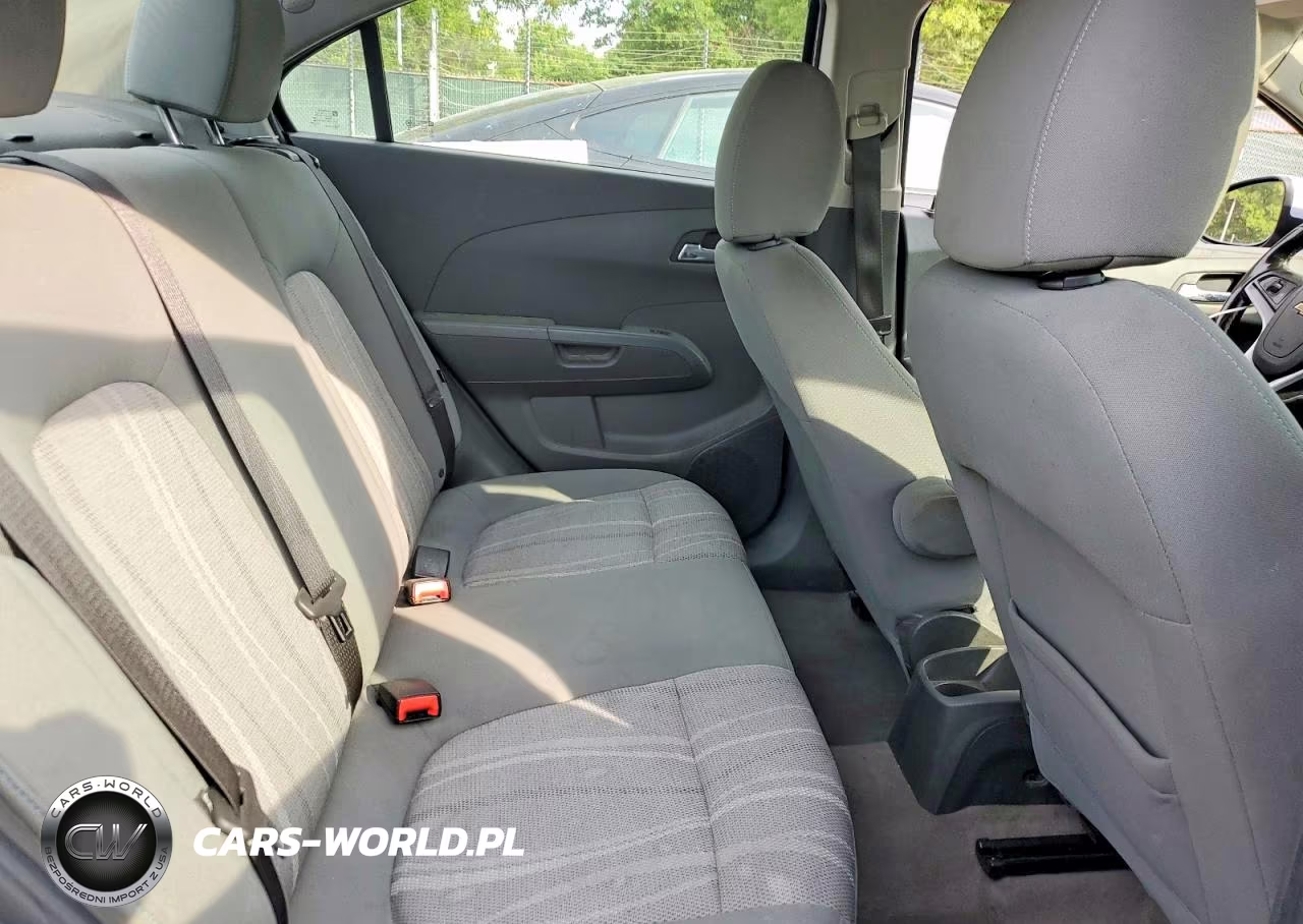 2018 Chevrolet Sonic VIN:1G1JD5SH8J4102478 - 10
