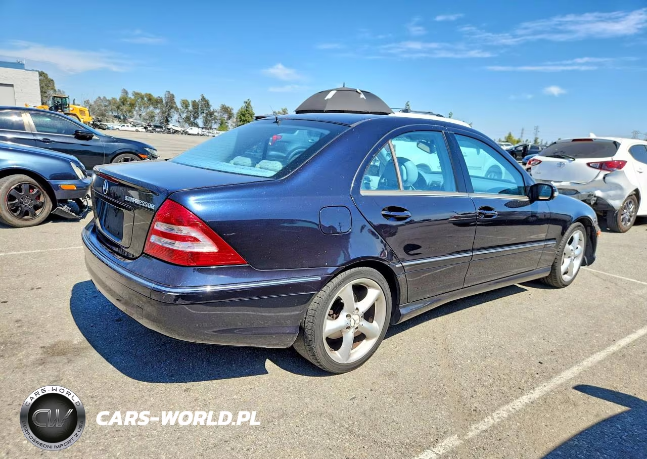 2005 Mercedes-Benz C 230K Sport Sedan VIN:WDBRF40J15F682475 - 3