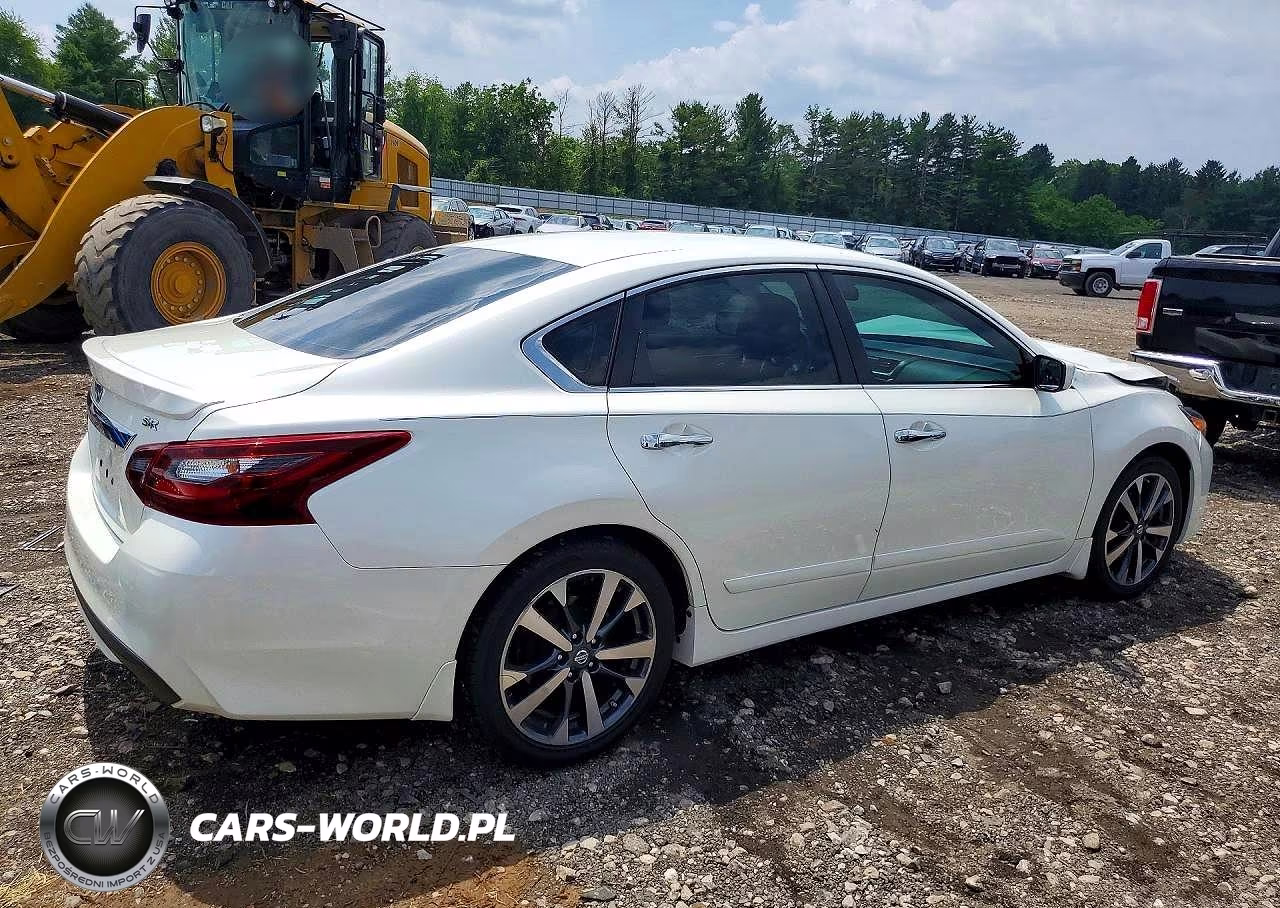 2017 Nissan Altima 2.5 Sr VIN:1N4AL3AP5HC477080 - 3