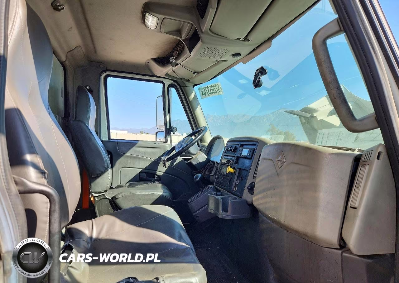 2016 International 4300 Refrigerated Box Truck VIN:1HTMMMML5GH375432 - 8