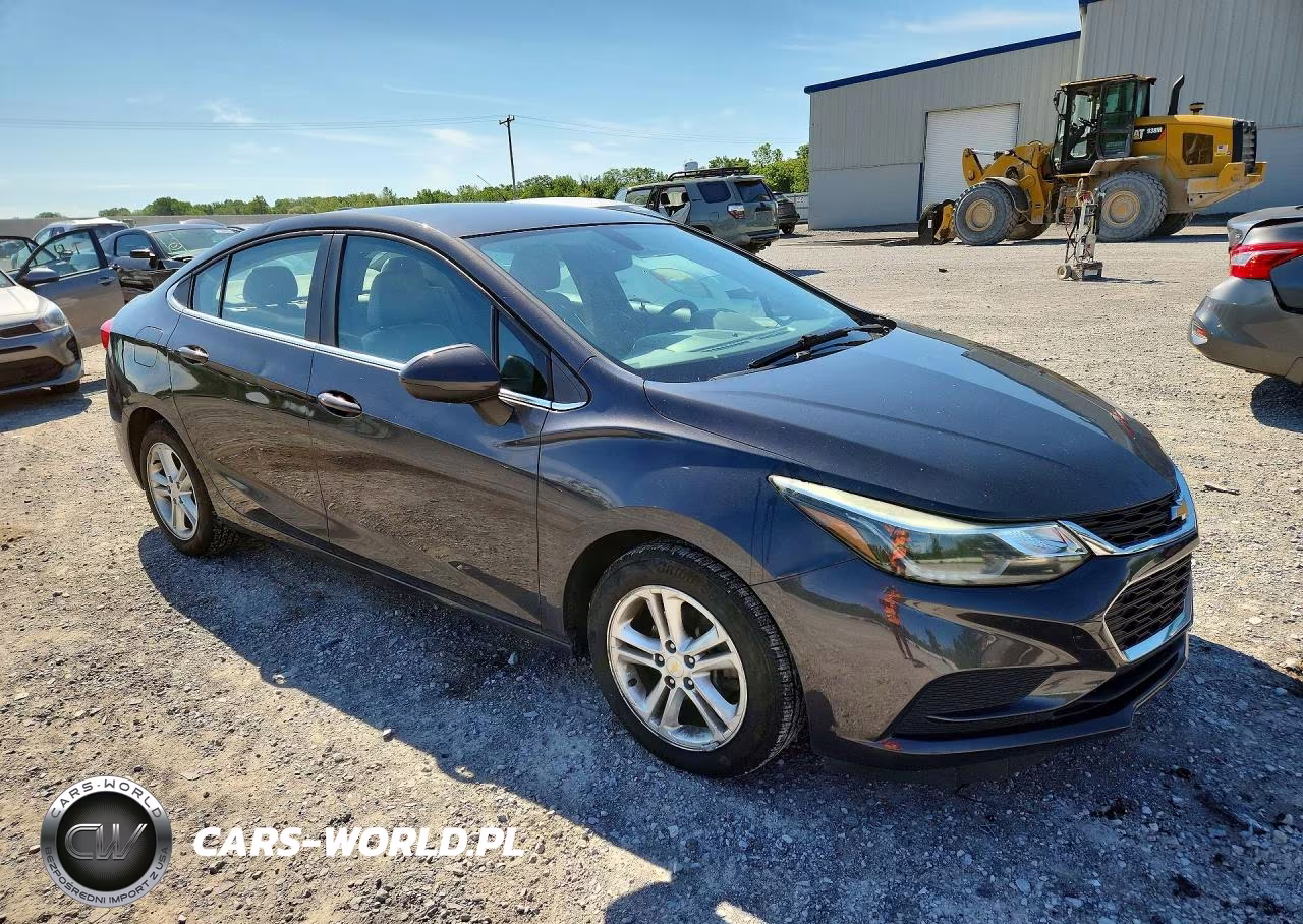 2017 Chevrolet Cruze Lt VIN:1G1BE5SM8H7186552 - 4