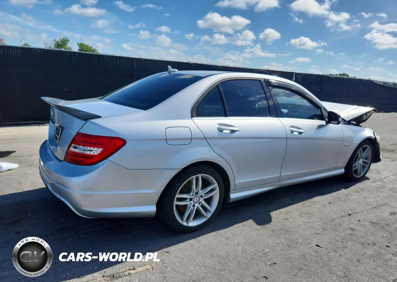 2012 Mercedes-Benz C 250 VIN:WDDGF4HB2CR216187 - 3