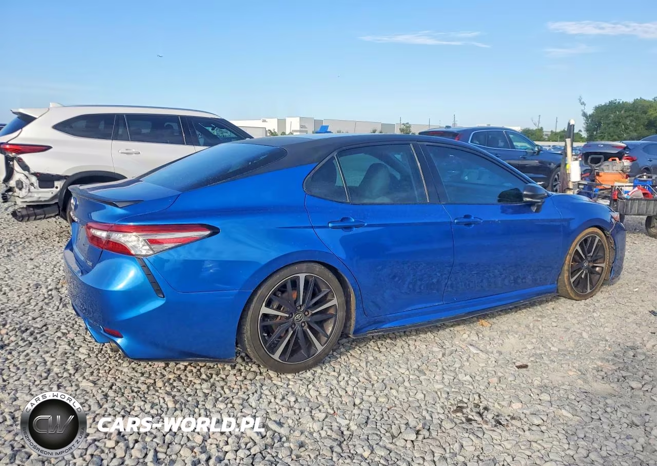 2018 Toyota Camry Xse VIN:4T1B61HK5JU067654 - 3