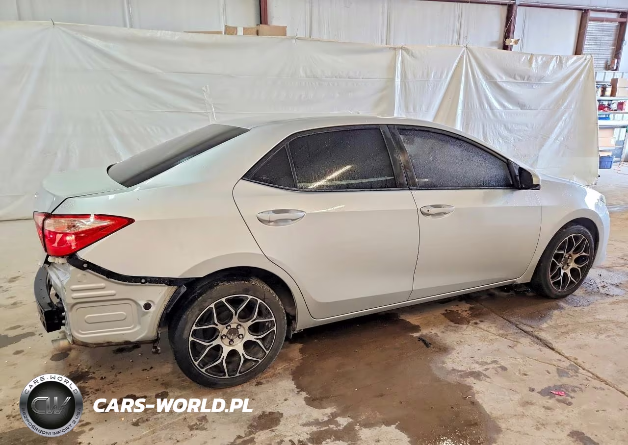 2018 Toyota Corolla L VIN:2T1BURHEXJC020684 - 3