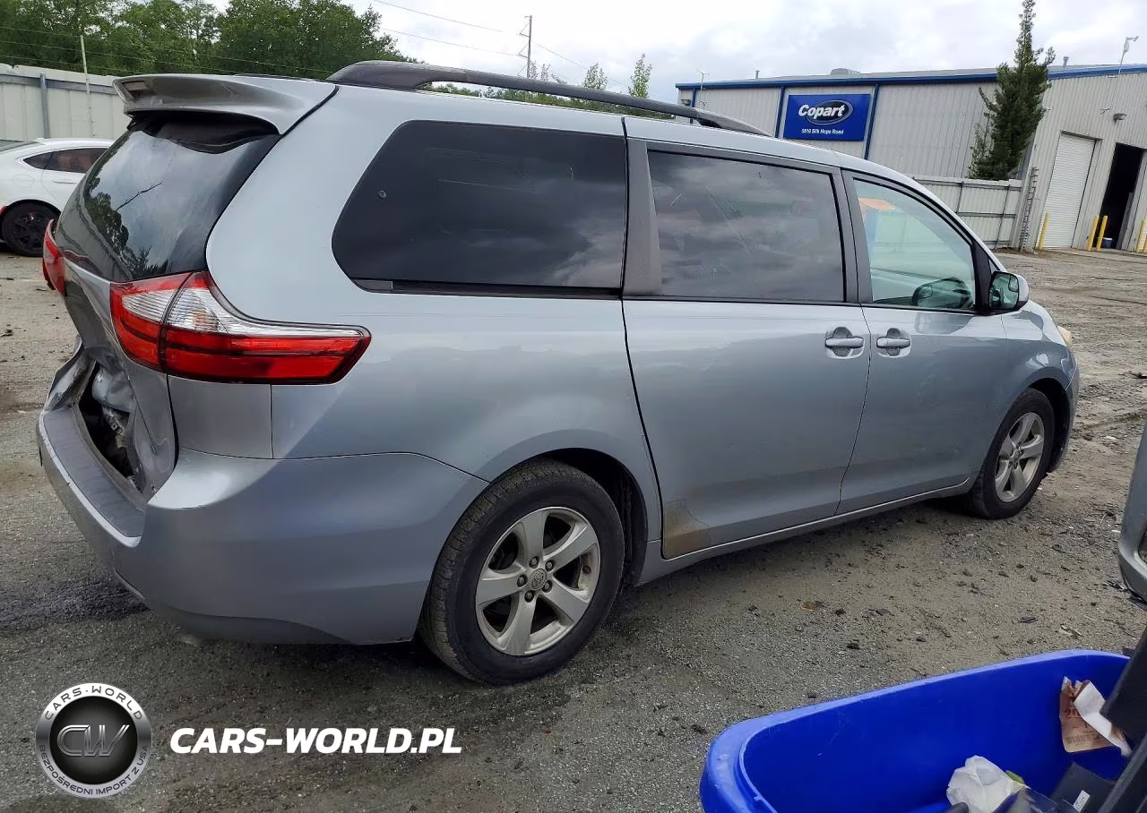 2015 Toyota Sienna Le VIN:5TDKK3DC6FS612461 - 3