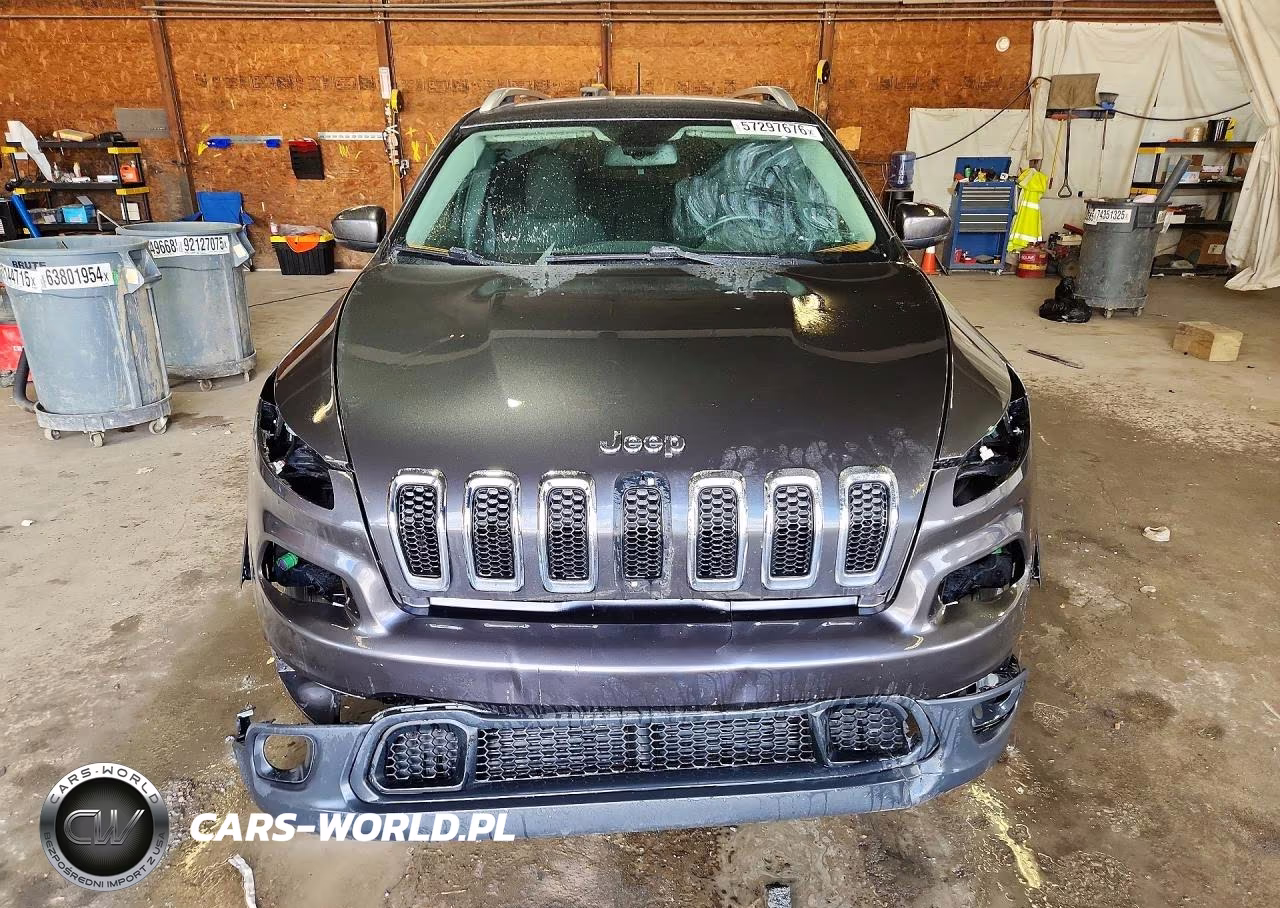 2016 Jeep Cherokee Latitude VIN:1C4PJMCB5GW236831 - 5