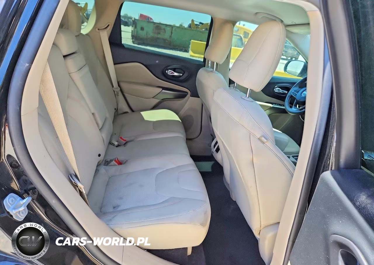 2019 Jeep Cherokee Latitude VIN:1C4PJLCB7KD203988 - 11