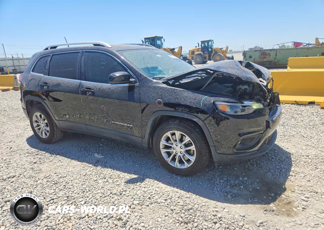 2019 Jeep Cherokee Latitude VIN:1C4PJLCB7KD203988 - 4