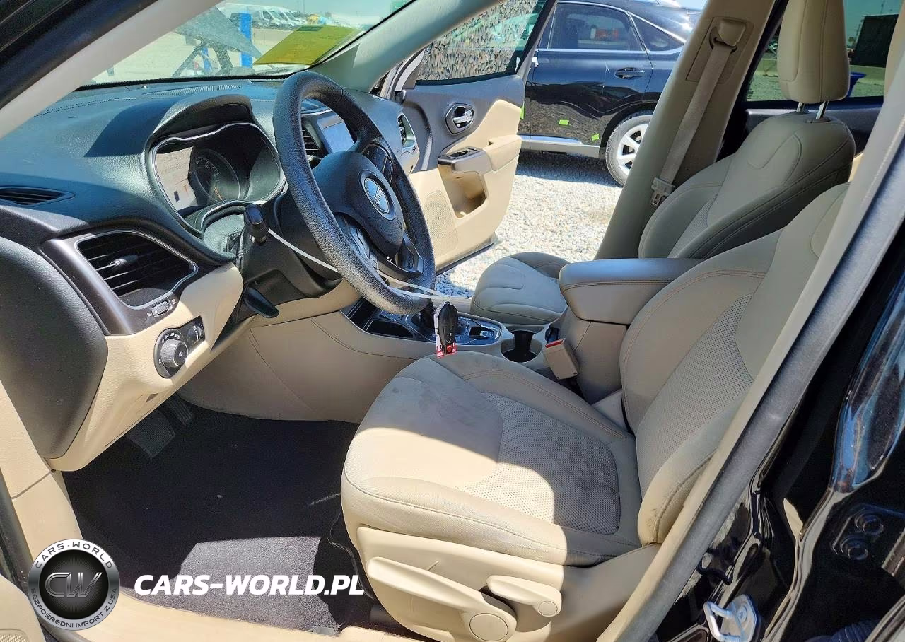 2019 Jeep Cherokee Latitude VIN:1C4PJLCB7KD203988 - 7