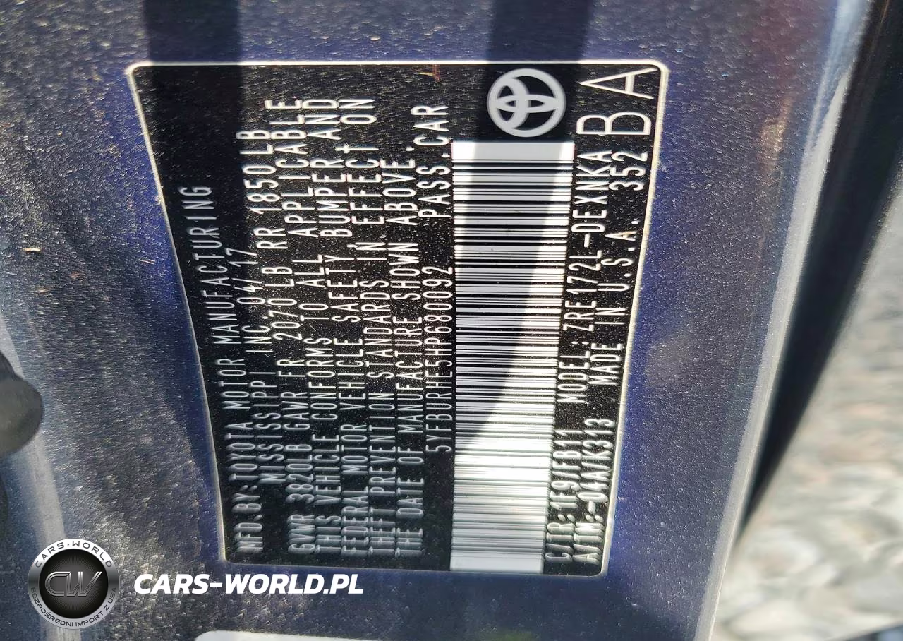 2017 Toyota Corolla Le VIN:5YFBURHE5HP680092 - 13