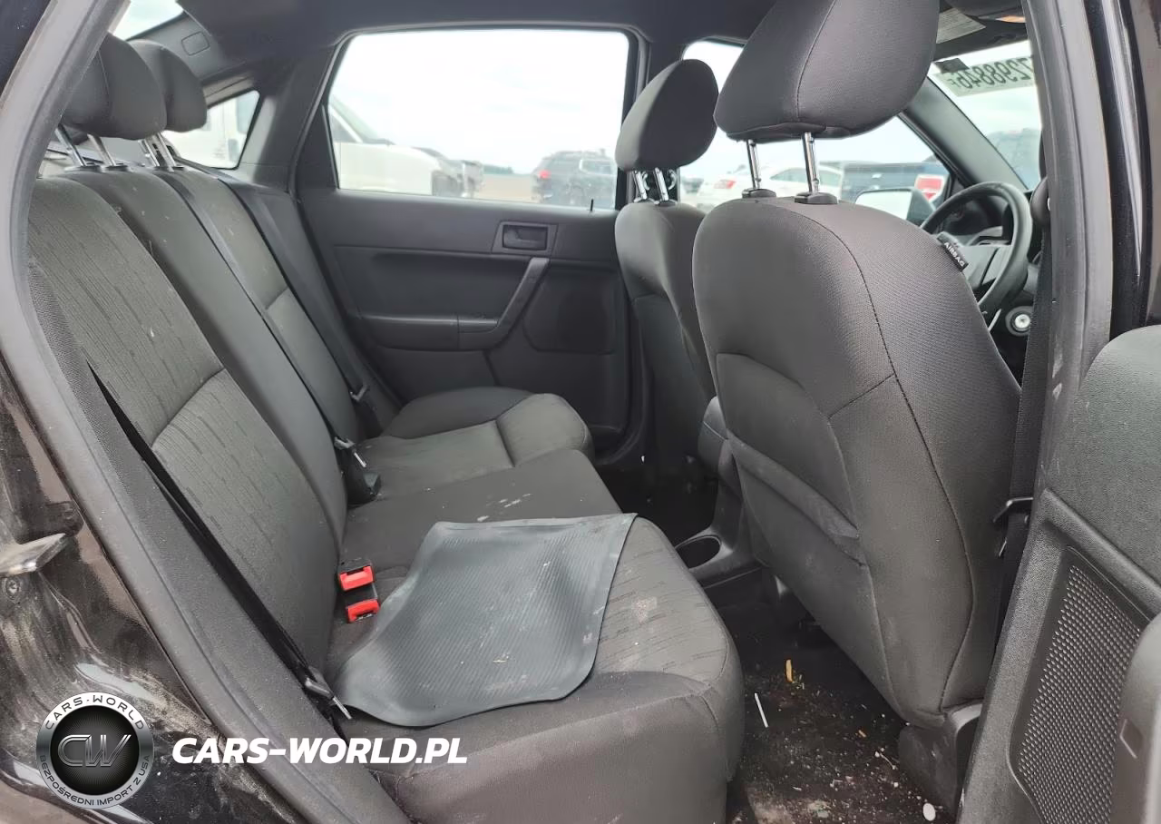 2010 Ford Focus VIN:1FAHP3FN5AW150113 - 10