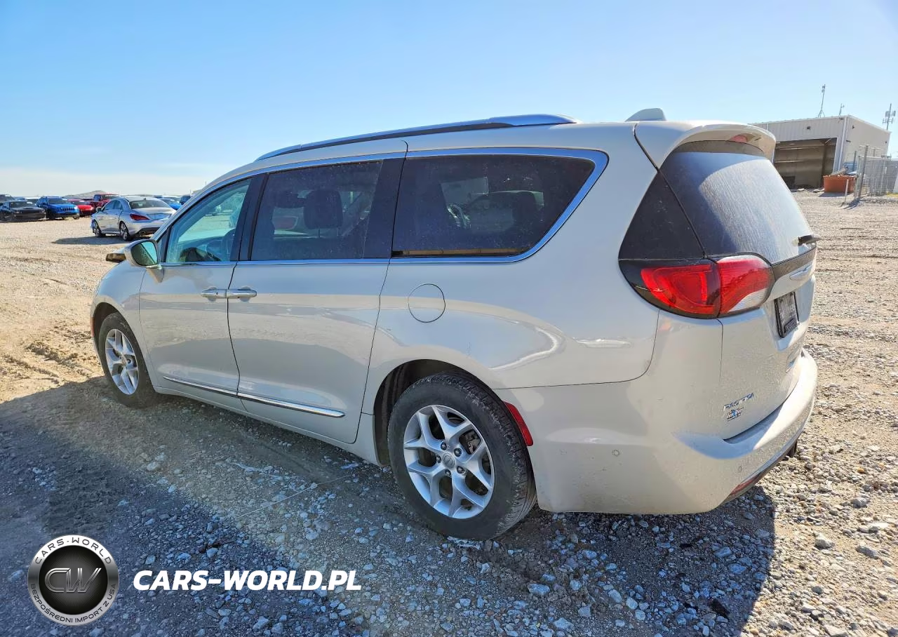 2017 Chrysler Pacifica Touring L Plus VIN:2C4RC1EG1HR636065 - 2