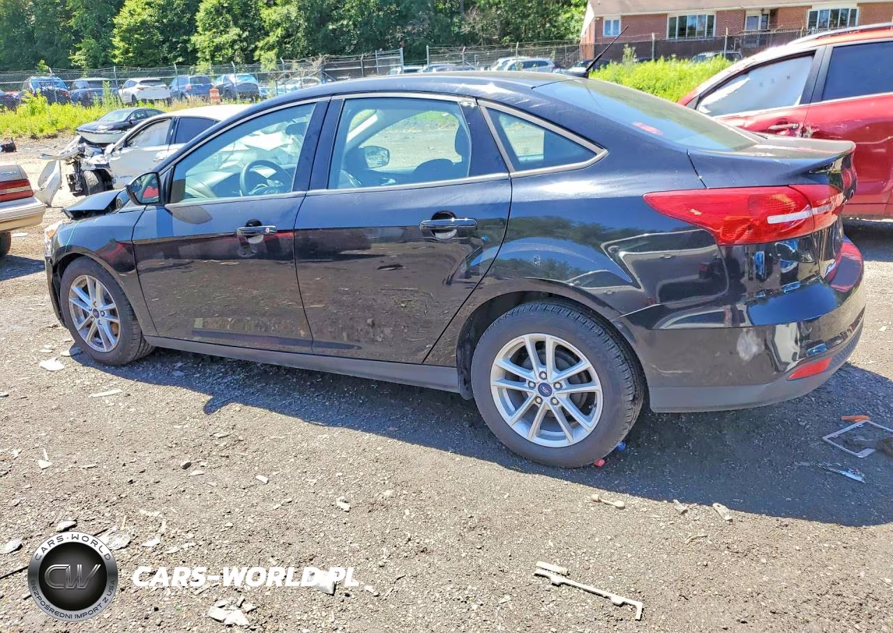 2018 Ford Focus Se VIN:1FADP3F23JL212792 - 2