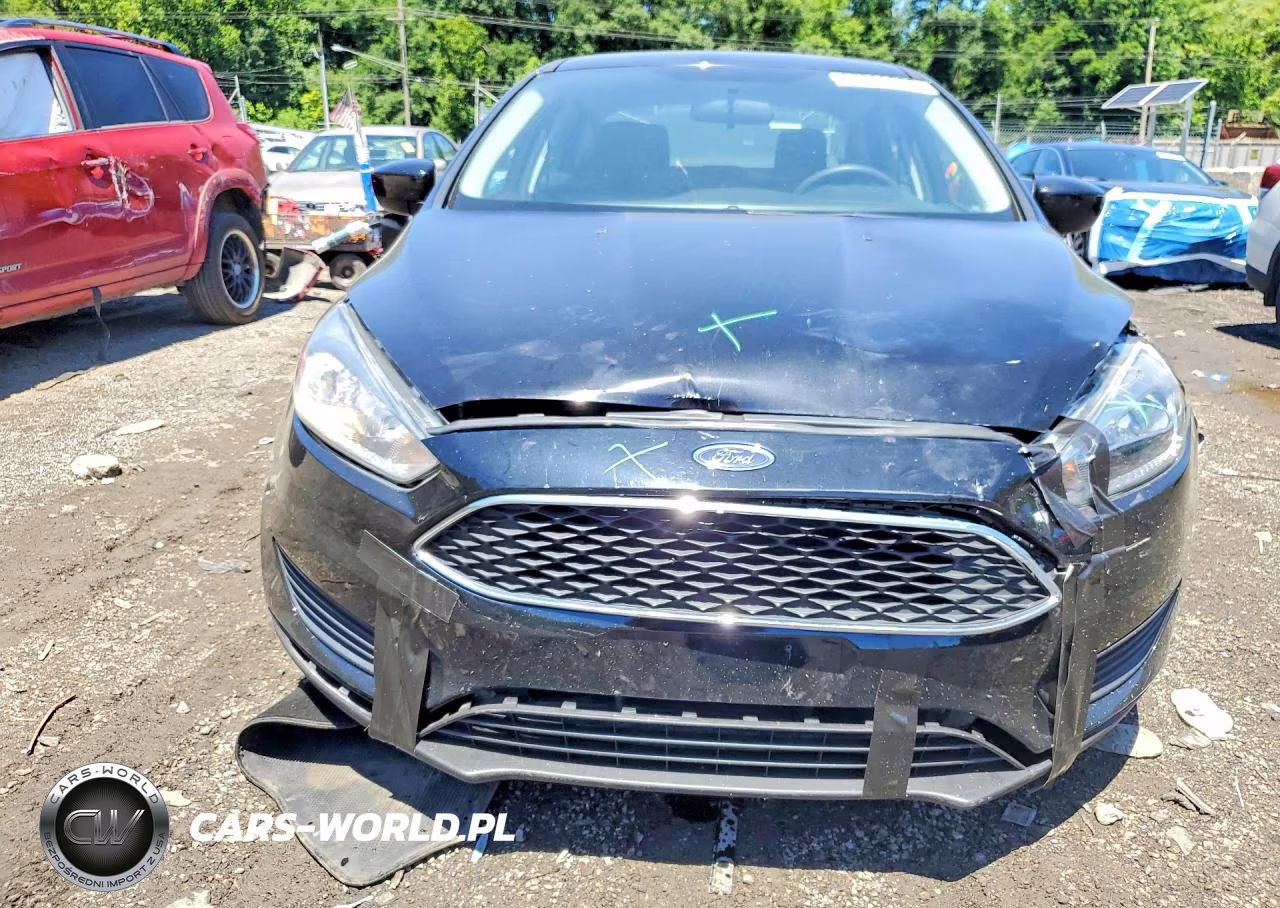 2018 Ford Focus Se VIN:1FADP3F23JL212792 - 5