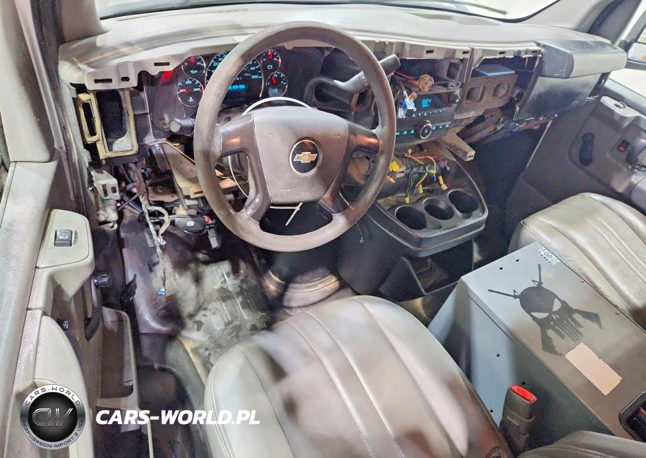 2013 Chevrolet Express G2500 VIN:1GCWGFCA3D1903692 - 8