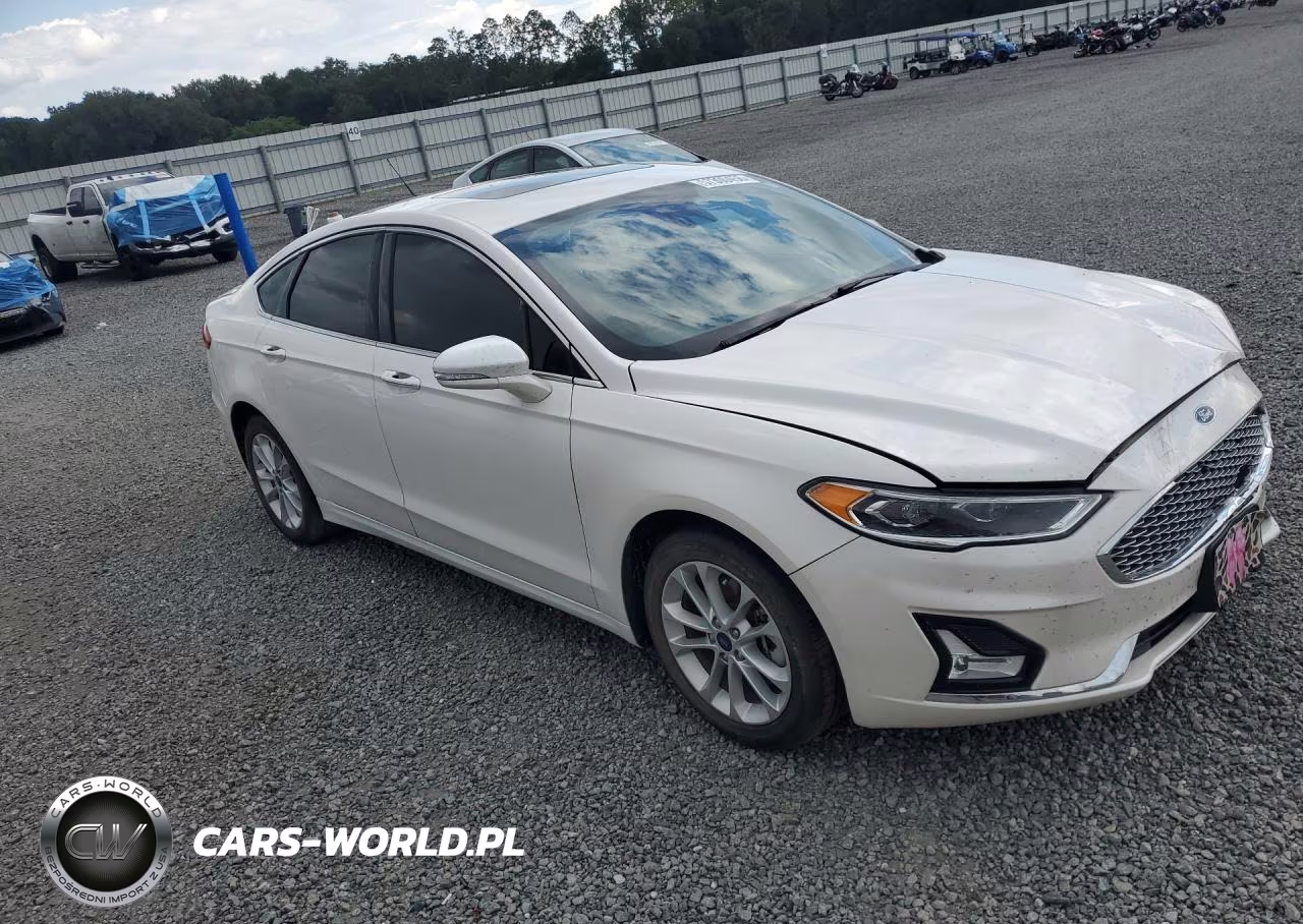 2020 Ford Fusion Titanium VIN:3FA6P0SU9LR104681 - 4