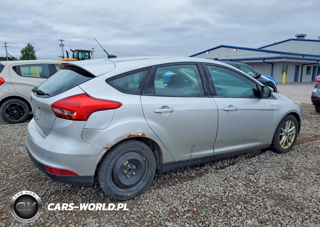 2016 Ford Focus Se VIN:1FADP3K29GL291030 - 3