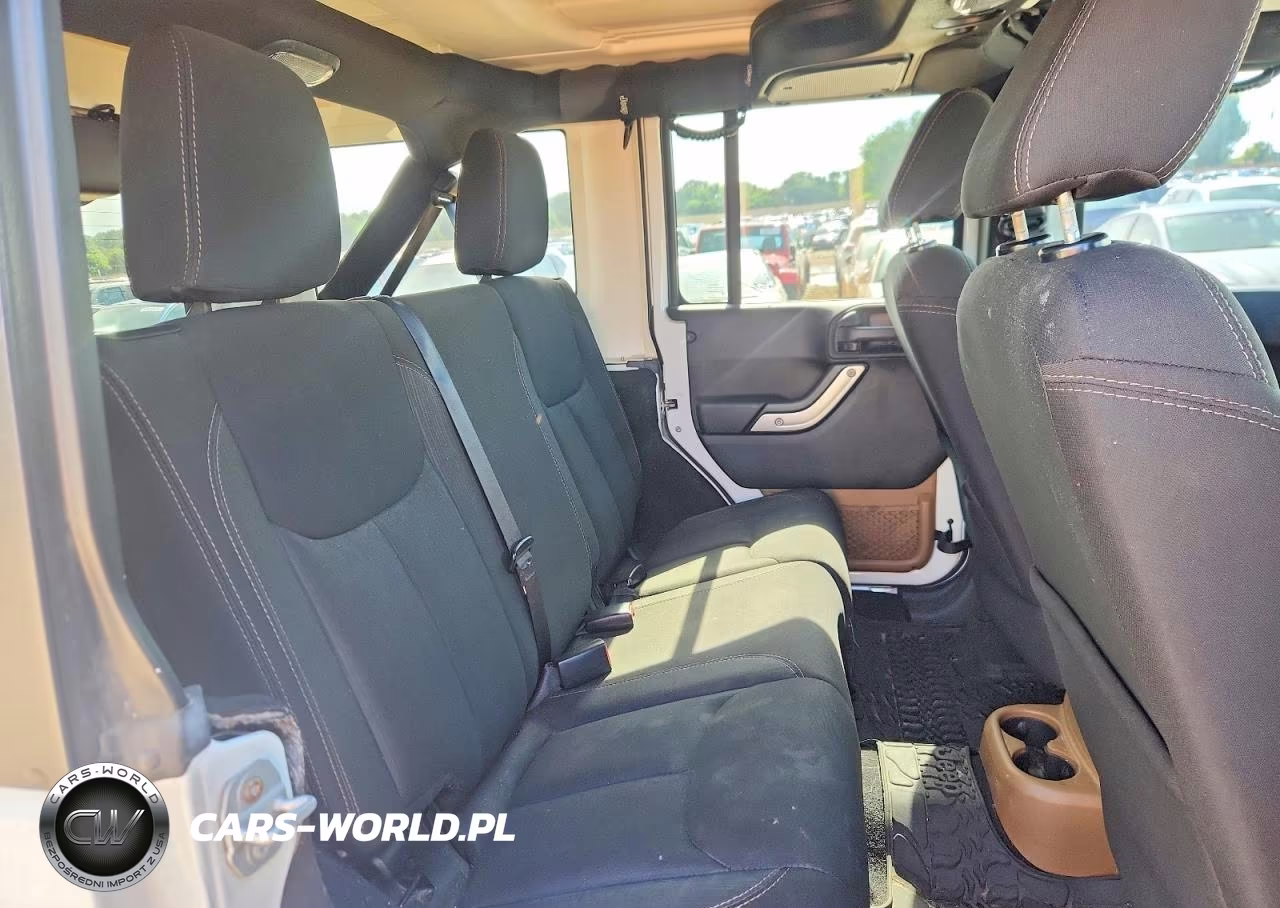 2015 Jeep Wrangler Unlimited Sahara VIN:1C4BJWEG8FL573444 - 10