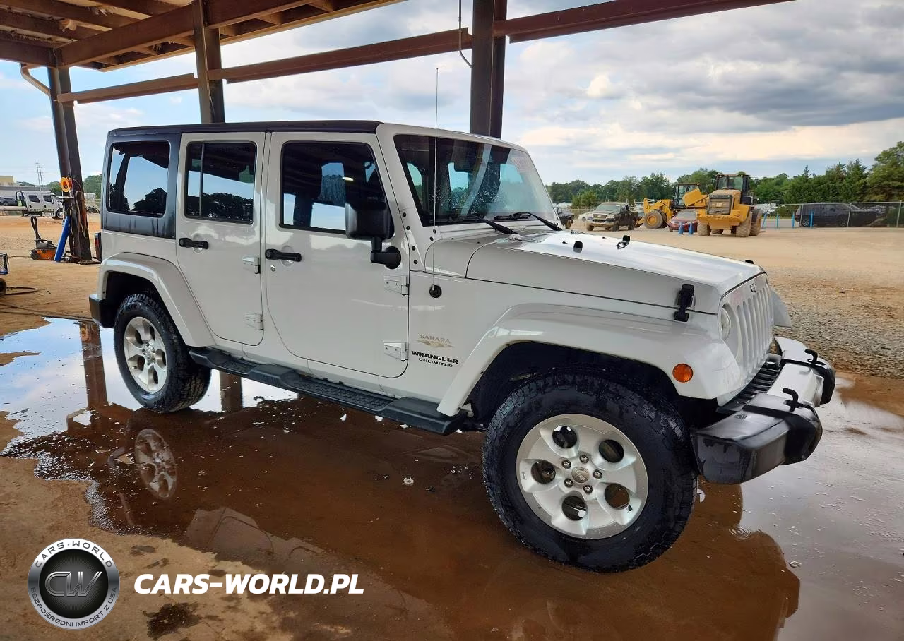 2015 Jeep Wrangler Unlimited Sahara VIN:1C4BJWEG8FL573444 - 4