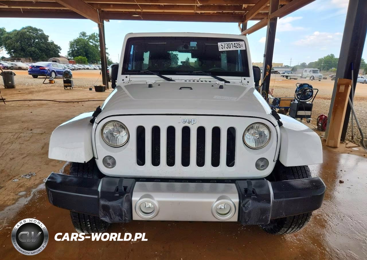 2015 Jeep Wrangler Unlimited Sahara VIN:1C4BJWEG8FL573444 - 5