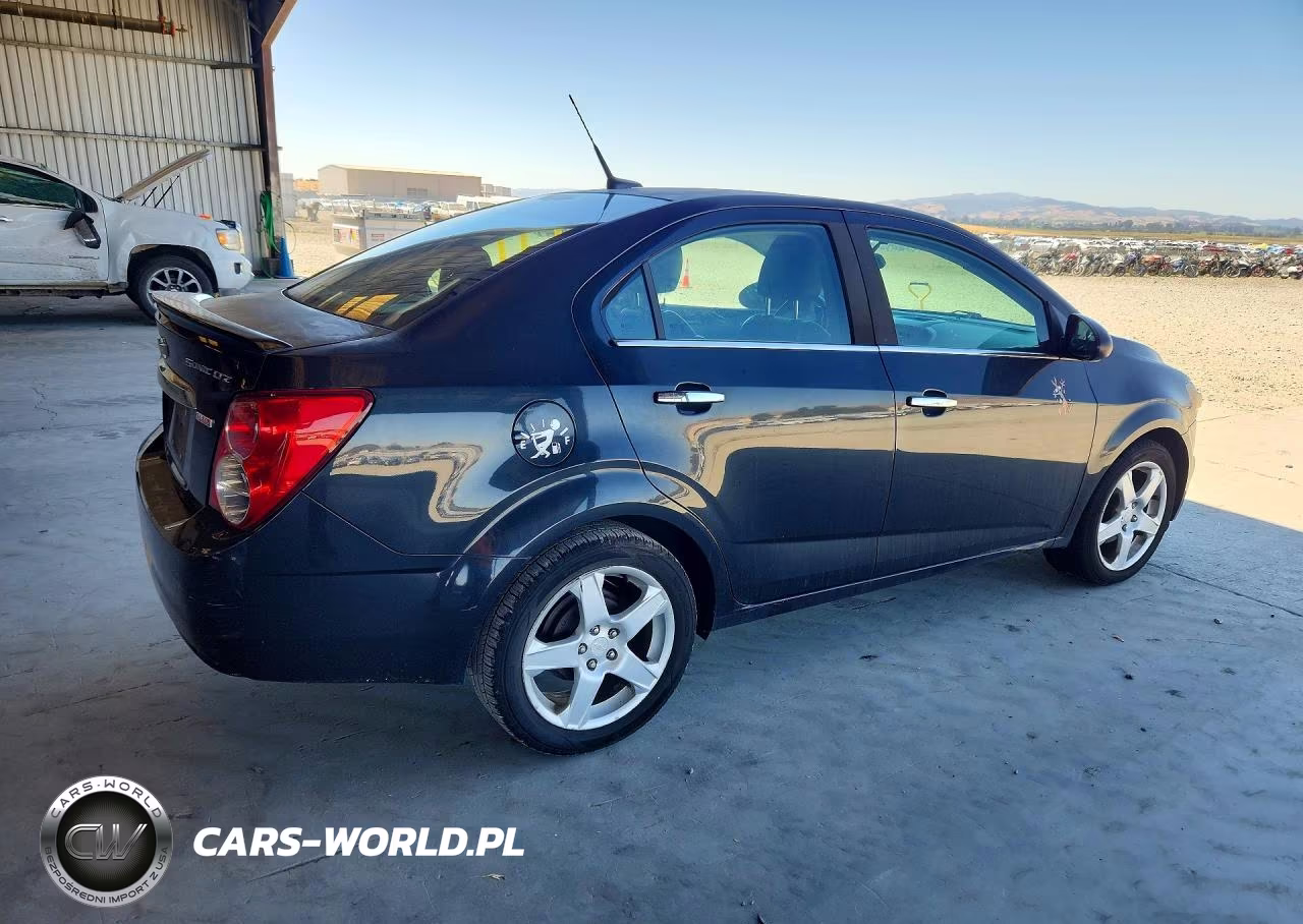 2014 Chevrolet Sonic Ltz VIN:1G1JE5SB6E4218549 - 3