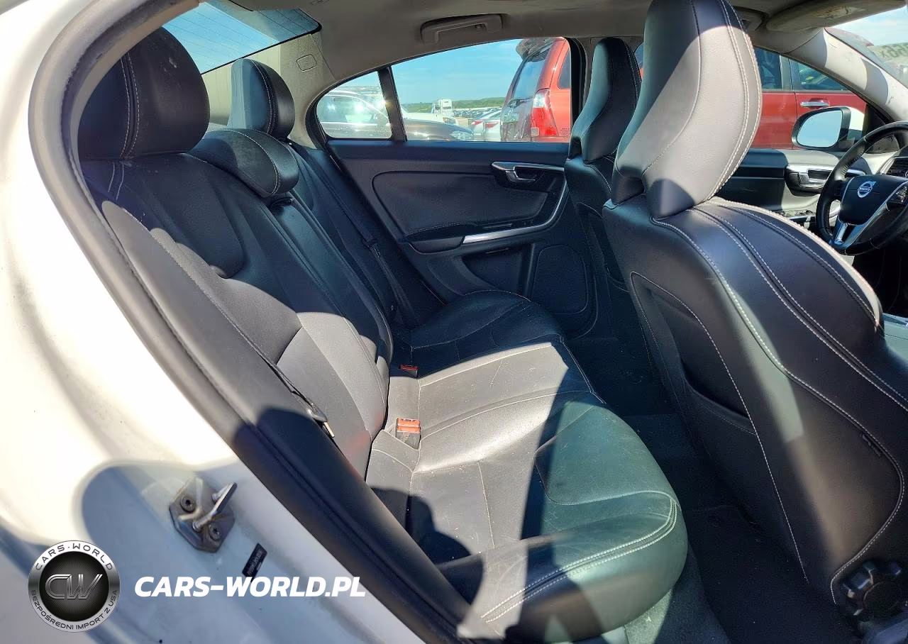 2017 Volvo S60 VIN:YV126MFL0H2430556 - 10