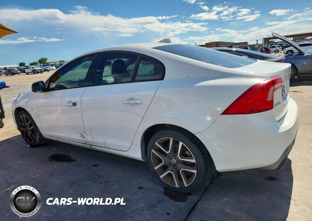 2017 Volvo S60 VIN:YV126MFL0H2430556 - 2