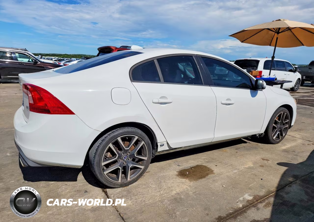 2017 Volvo S60 VIN:YV126MFL0H2430556 - 3
