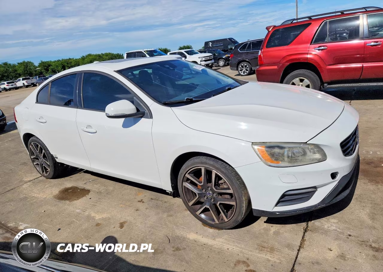 2017 Volvo S60 VIN:YV126MFL0H2430556 - 4