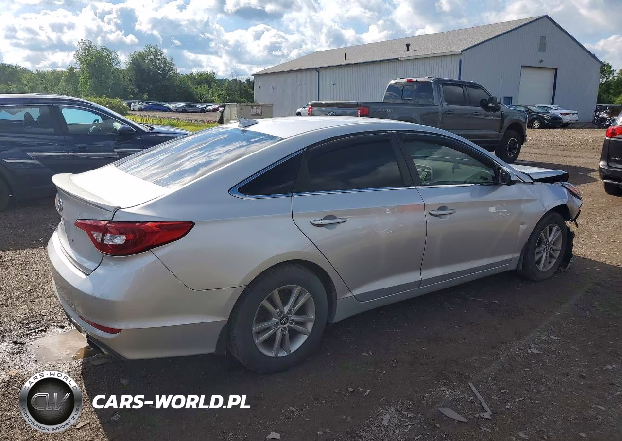 2015 Hyundai Sonata Se VIN:5NPE24AF7FH062114 - 3