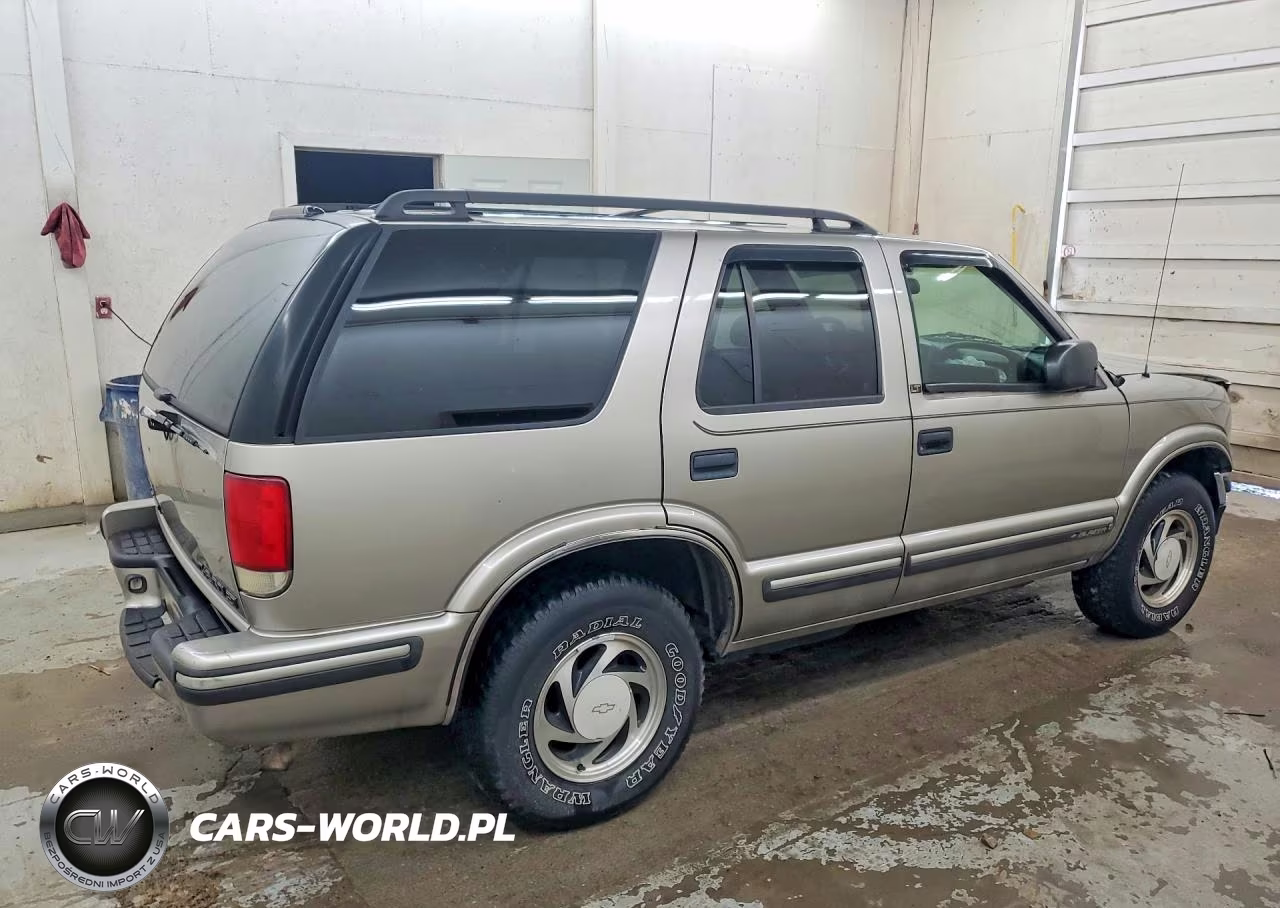 1999 Chevrolet Blazer VIN:1GNDT13W5X2113771 - 3