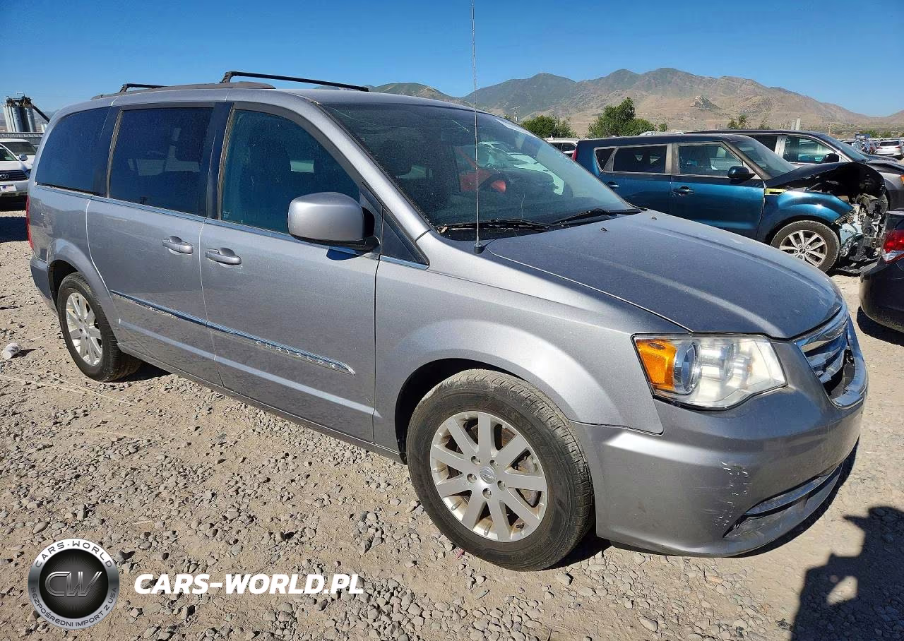 2015 Chrysler Town & Country Touring VIN:2C4RC1BGXFR636759 - 4