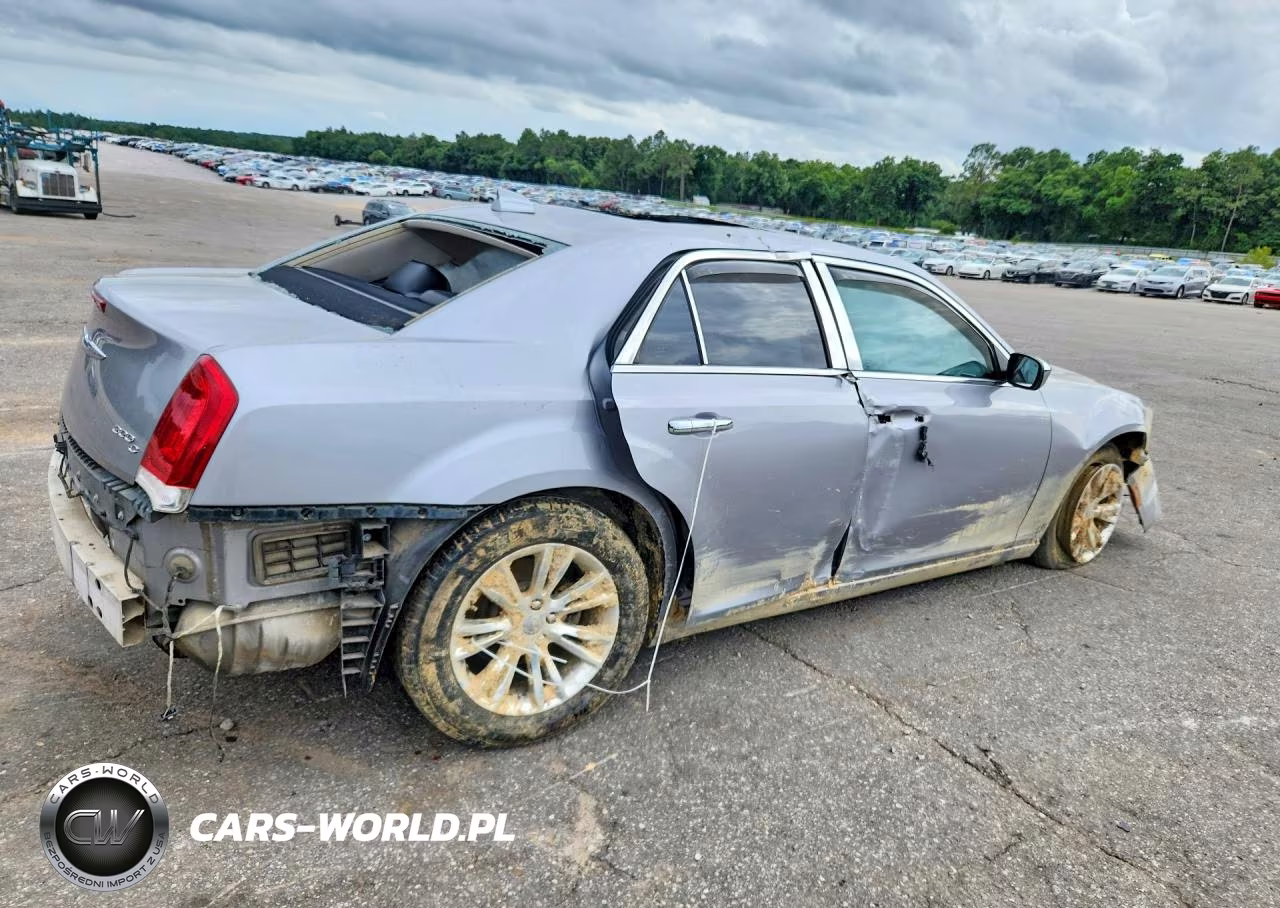 2017 Chrysler 300C VIN:2C3CCAEG1HH662763 - 3