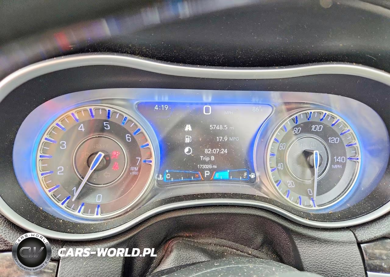 2017 Chrysler 300C VIN:2C3CCAEG1HH662763 - 9