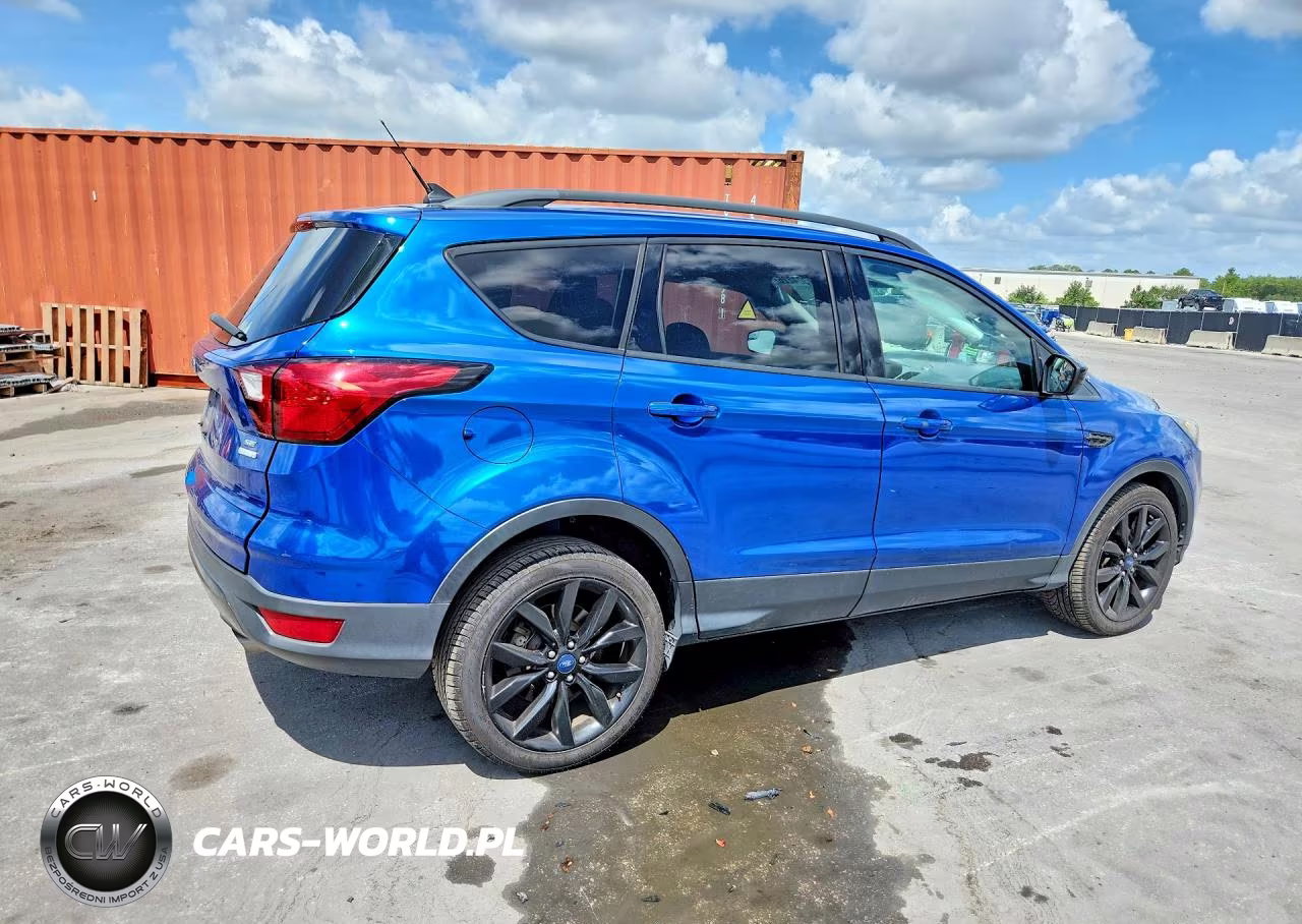 2019 Ford Escape Se VIN:1FMCU0GD8KUB06763 - 3