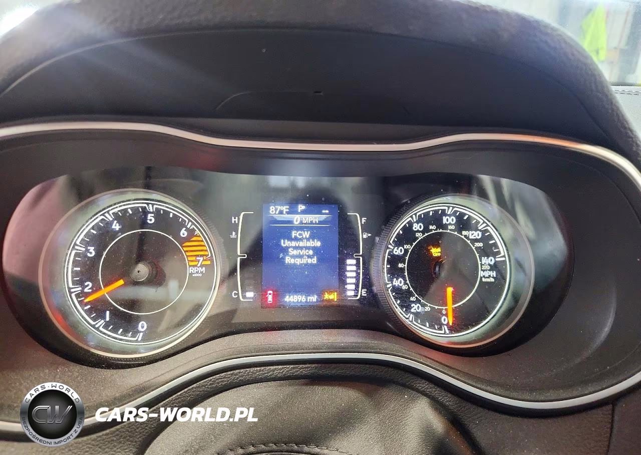 2021 Jeep Cherokee Latitude Plus VIN:1C4PJMLB4MD240408 - 9